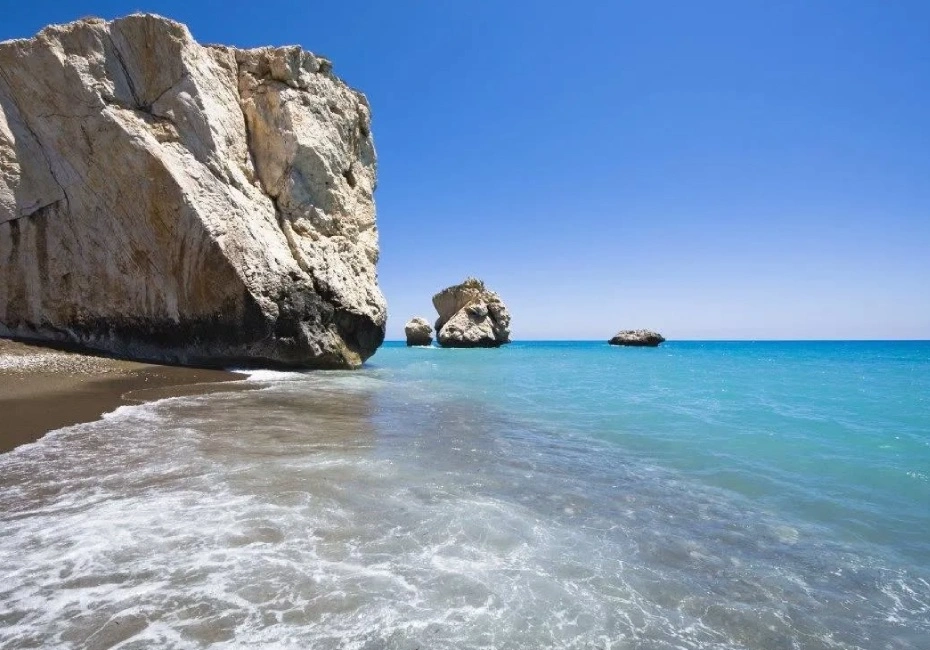 destination-petra-tou-romiou