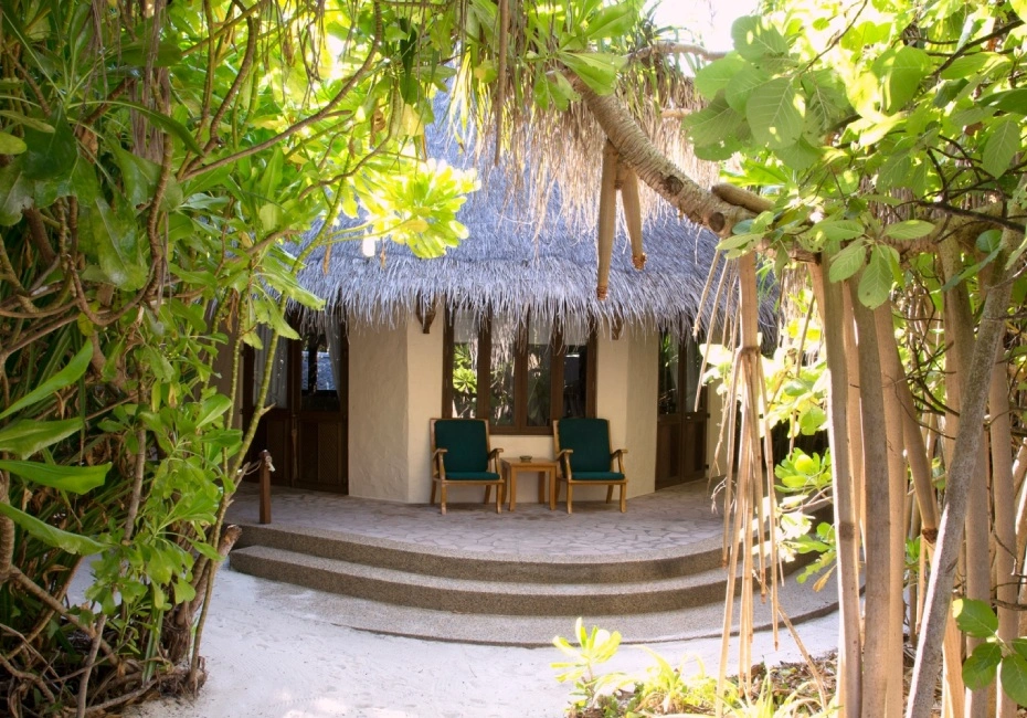 hotel-coco-palm-dhuni-kolhu-resort-exterior-2