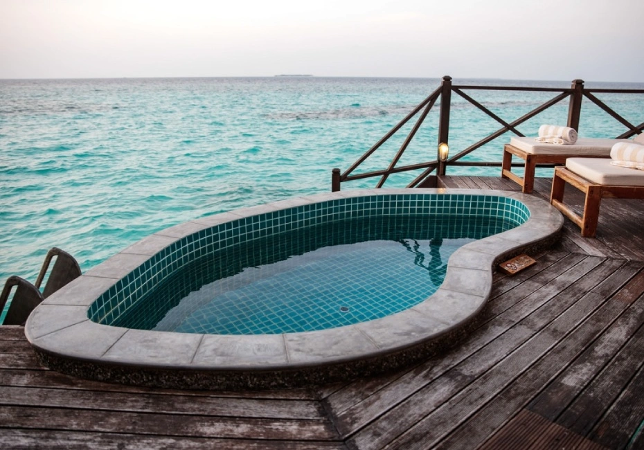 hotel-coco-palm-dhuni-kolhu-resort-pool