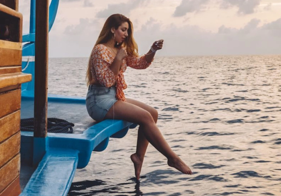 hotel-ellaidhoo-maldives-by-cinnamon-sunset-fishing