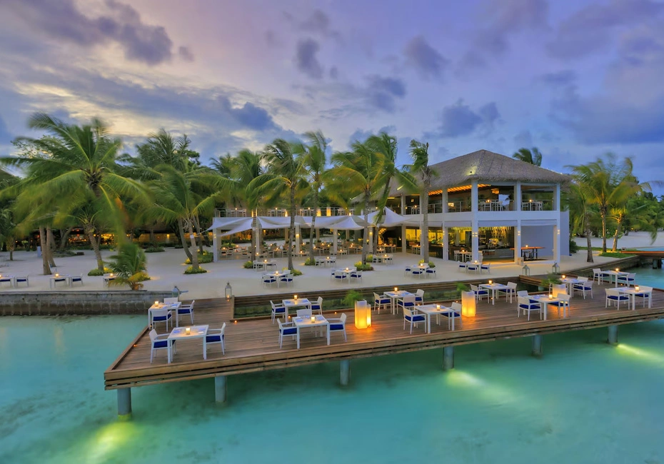 hotel-kurumba-maldives-exterior