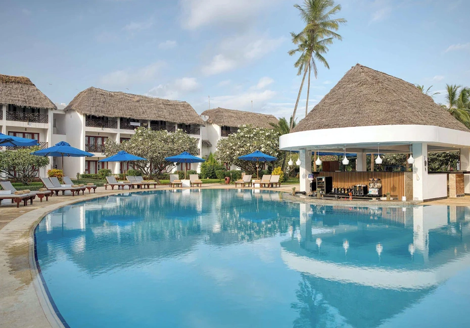 hotel-nungwi-beach-resort-pool