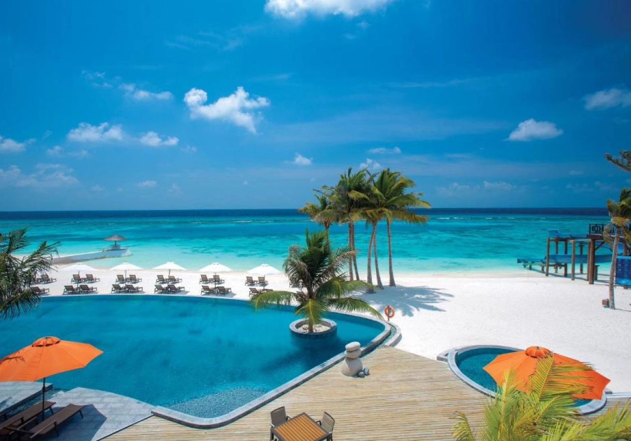 hotel-oblu-select-sangeli-pool