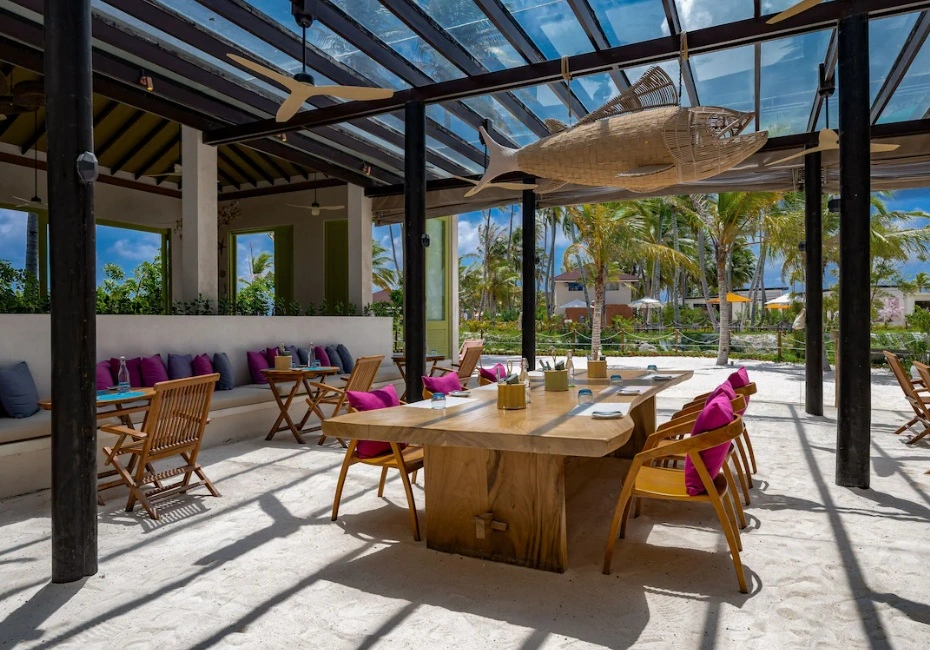 hotel-oblu-xperience-ailafushi-exterior