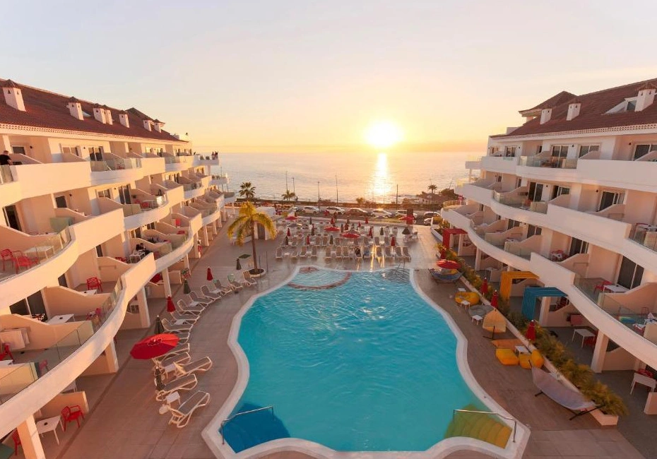 hotel-sholeo-lodges-los-gigantes-exterior