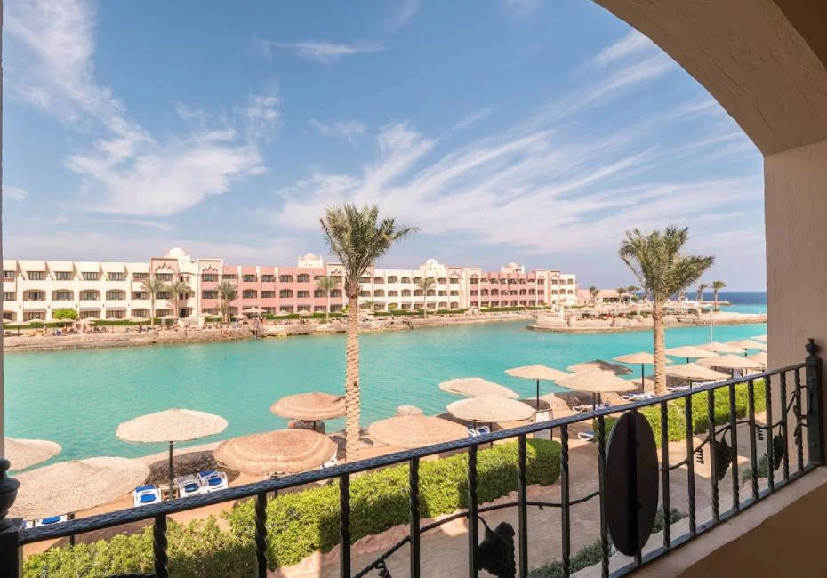 hotel-sunny-days-el-palacio-resort-spa-exterior-2