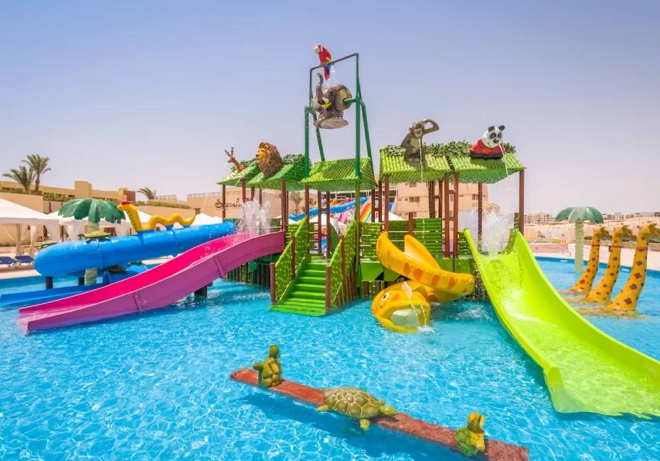 hotel-sunny-days-el-palacio-resort-spa-pool