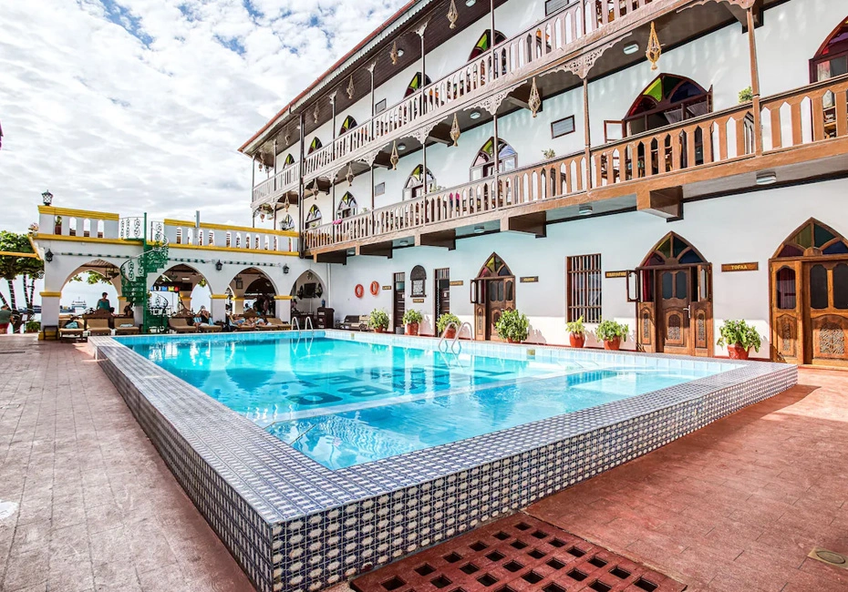 hotel-tembo-house-pool