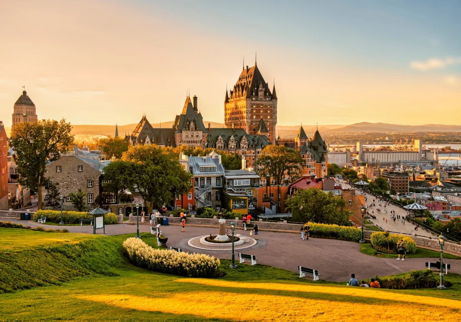 destination-frontenac-castle-in-old-quebec-city