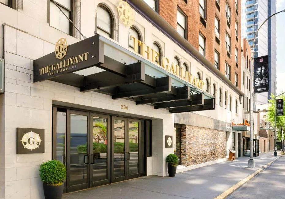 hotel-gallivant-times-square-exterior